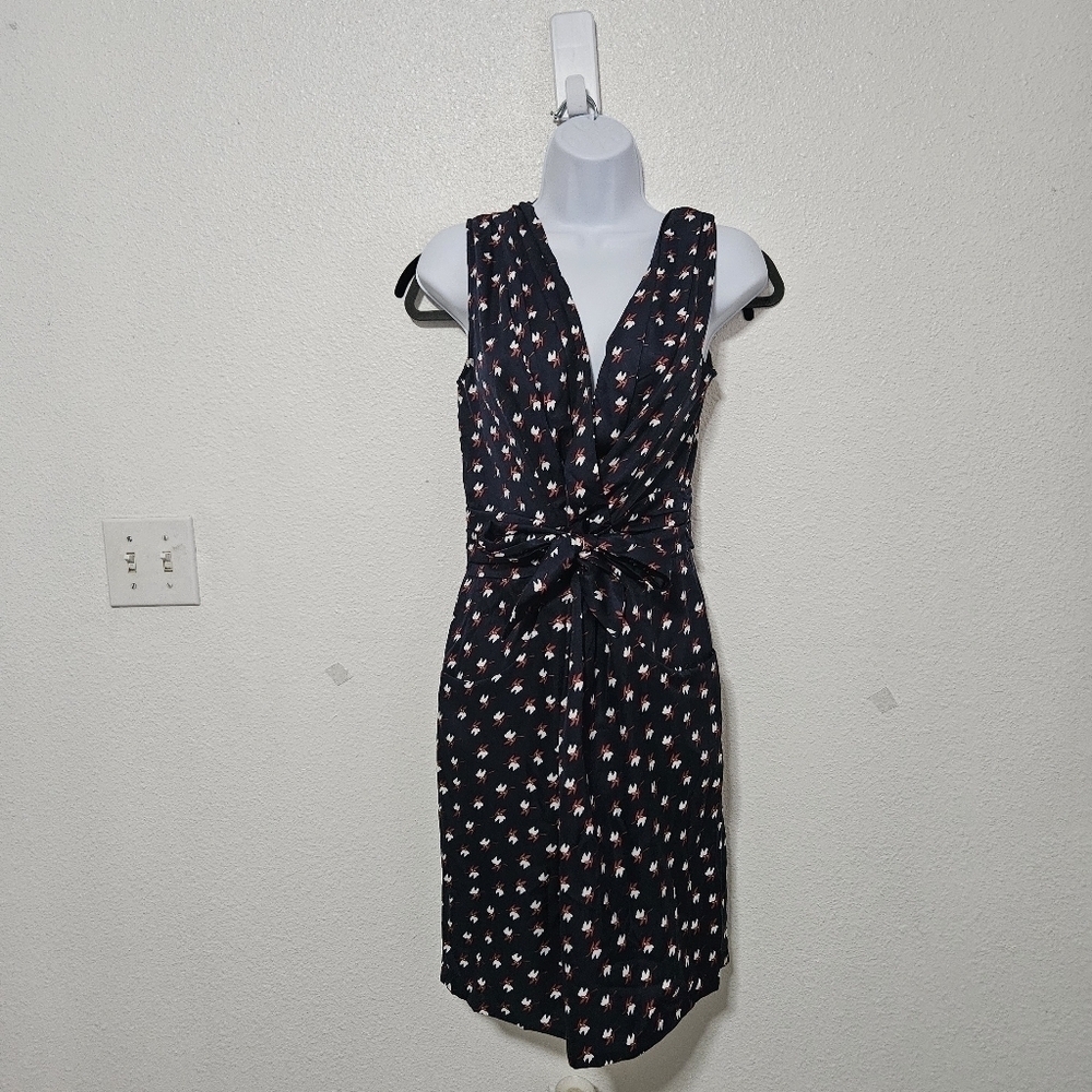 Hi There By Karen's Walker bird printed with faux belt vneck size 6
